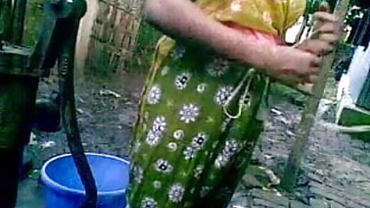 वेश्यांए के xxx वीडियो हिंदी मूवी दृश्य के साथ एक कमरा किराए पर लिया