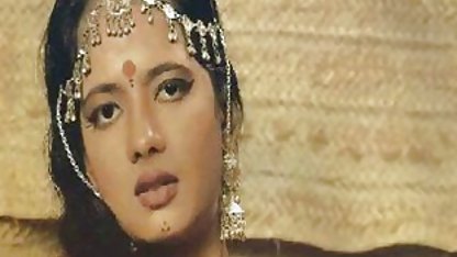 दूध सेक्सी दिखाइए पिक्चर में सोफी डी