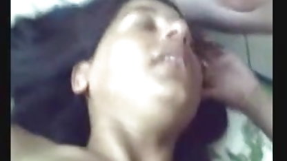 बाध्य Kissy कापरी उसके मुंह में टक्कर लगी है, और सेक्सी बीएफ हिंदी फिल्म न केवल