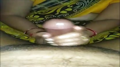 युवा हिंदी सेक्सी फिल्म देखने वाली शालव एक परित्यक्त गोदाम में काम किया