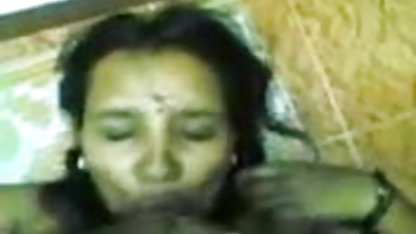 एक पर्यटक जिसे पैसे सेक्स फिल्म देखने के लिए की जरूरत है, के लिए चेहरे