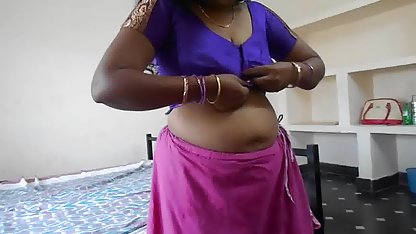 Cynthia फॉक्स एक अपार्टमेंट वीडियो फिल्म सेक्सी फिल्म किराए पर लिया है, और एक ही है और उसके गधे पर