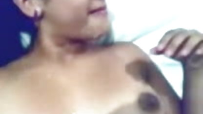 लड़की एक बड़े उपकरण के साथ एक आदमी का एक दोस्त मद्रासी में सेक्सी फिल्म फिसल गया