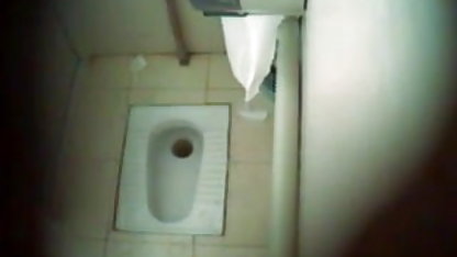 बाथरूम में सेक्सी फिल्म हिंदी में मोमबत्ती की रोशनी से सेक्स-Lipotota!