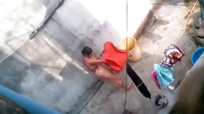 अपने आप को पूल द्वारा सहलाया जब तक यह जला दिया हॉलीवुड सेक्स फिल्म गया था