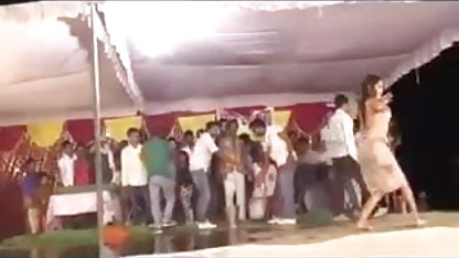 बहुत सुन्दर महिला और उसके पुराने दोस्तसेक्स के ऑनलाइन सेक्सी वीडियो फिल्म साथ सुंदर छेद