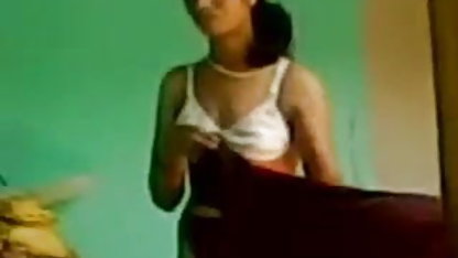 बिना हिंदी फिल्म सेक्सी हिंदी में जान-पहचान के एक ट्रांसवेस्टाइट कमबख्त