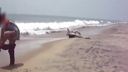 एक भ्रष्ट बेचने अड़चन पहले कॉमनर के लिए एक छोटे से शुल्क के लिए सेक्स फिल्म वीडियो दिया गया था