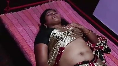 निकी फेरारी सेक्सी में हिंदी मूवी ने घर पर बोर होकर सेक्स किया है